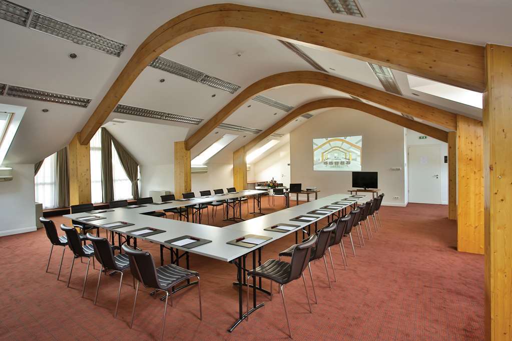 Aparthotel Adina 4*