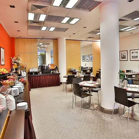 Adina Apartment Hotel Budapest 